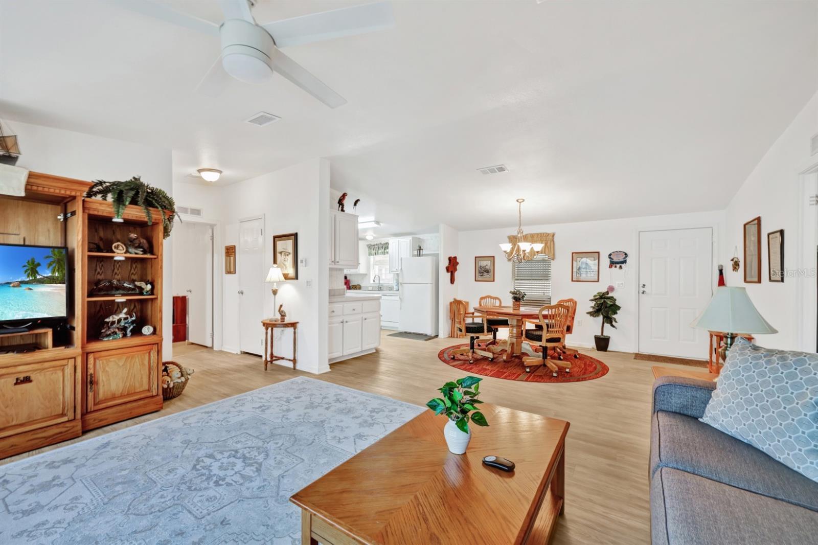 Image 7 of 38 For 1000 Kings Highway 476