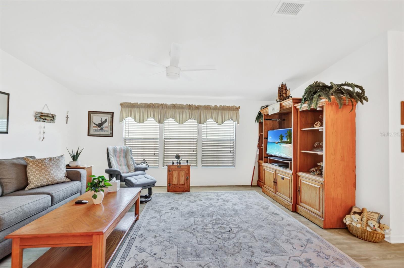 Image 8 of 38 For 1000 Kings Highway 476