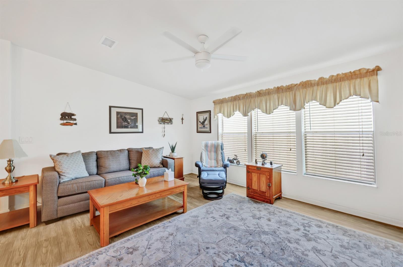 Image 9 of 38 For 1000 Kings Highway 476