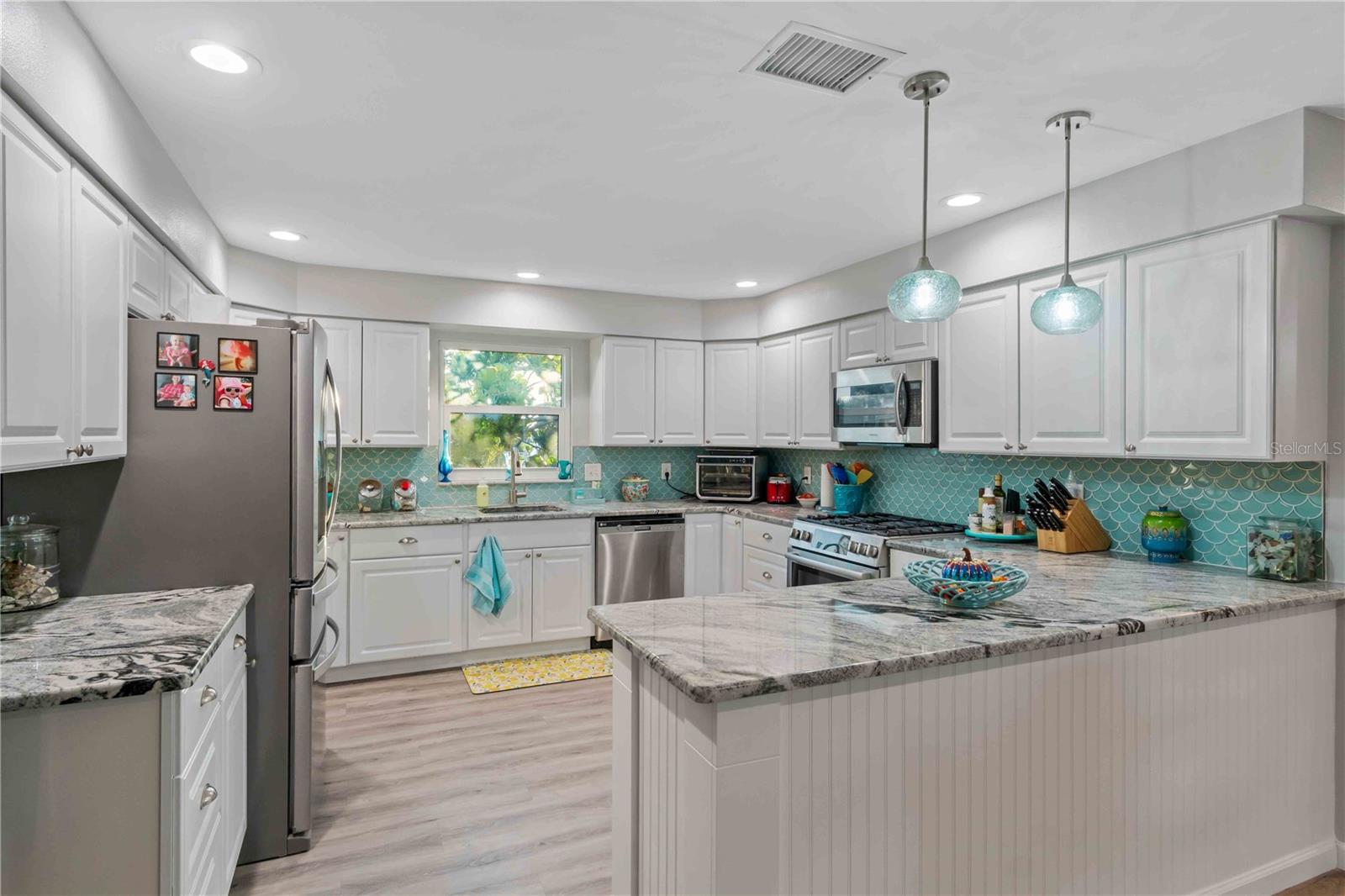 Image 31 of 100 For 10428 Marion Street