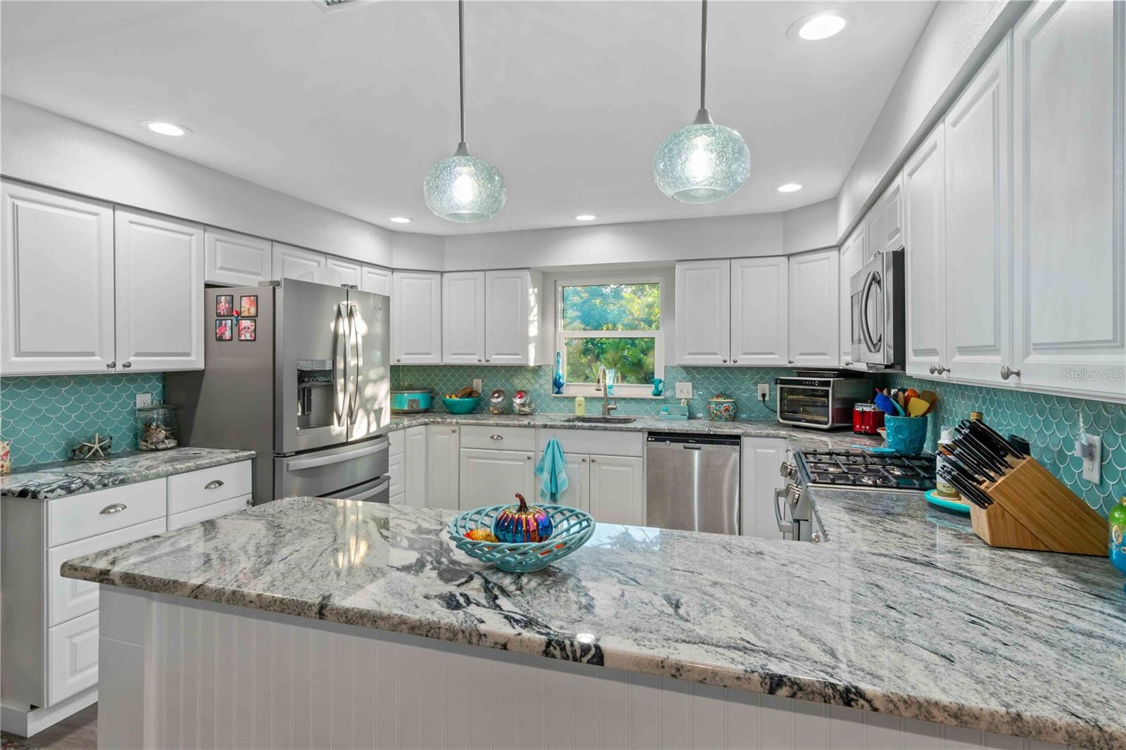 Image 33 of 100 For 10428 Marion Street