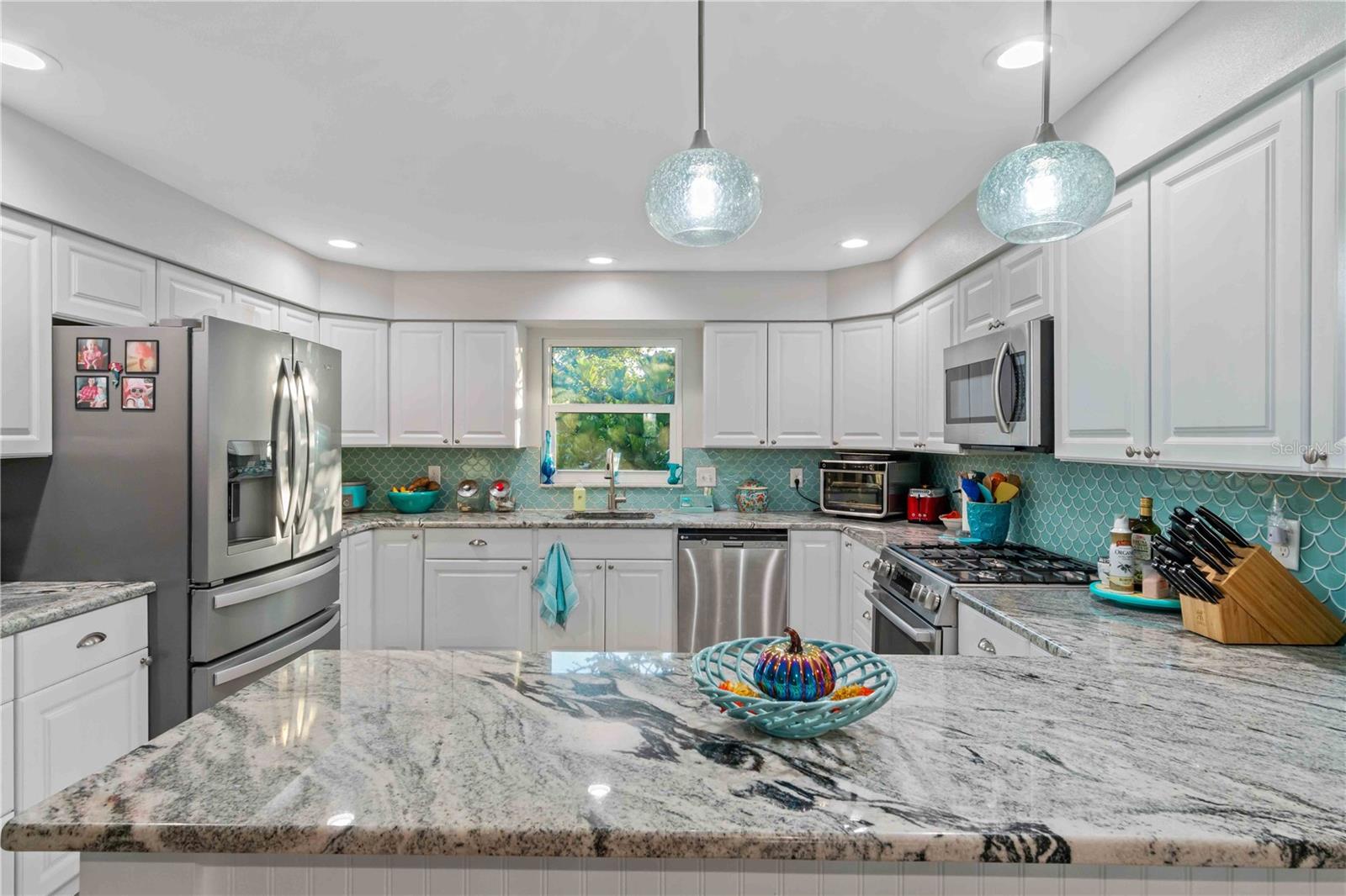 Image 34 of 100 For 10428 Marion Street