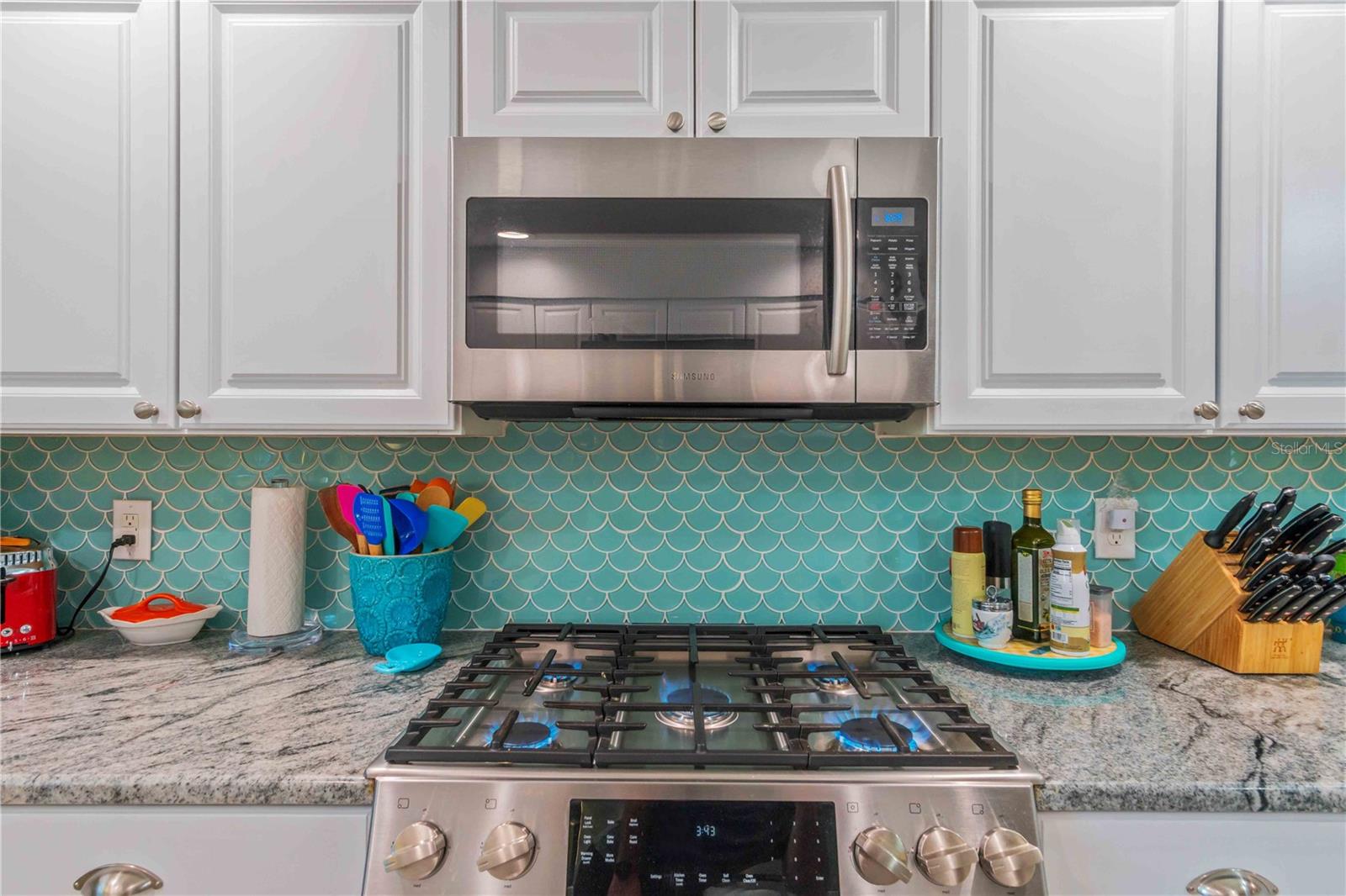 Image 37 of 100 For 10428 Marion Street