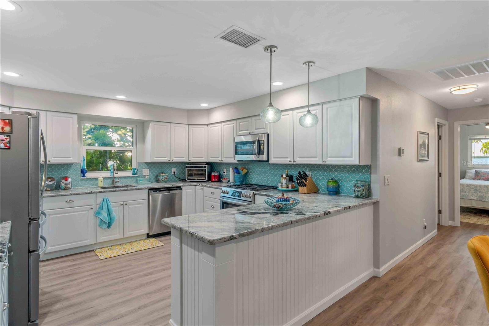 Image 39 of 100 For 10428 Marion Street