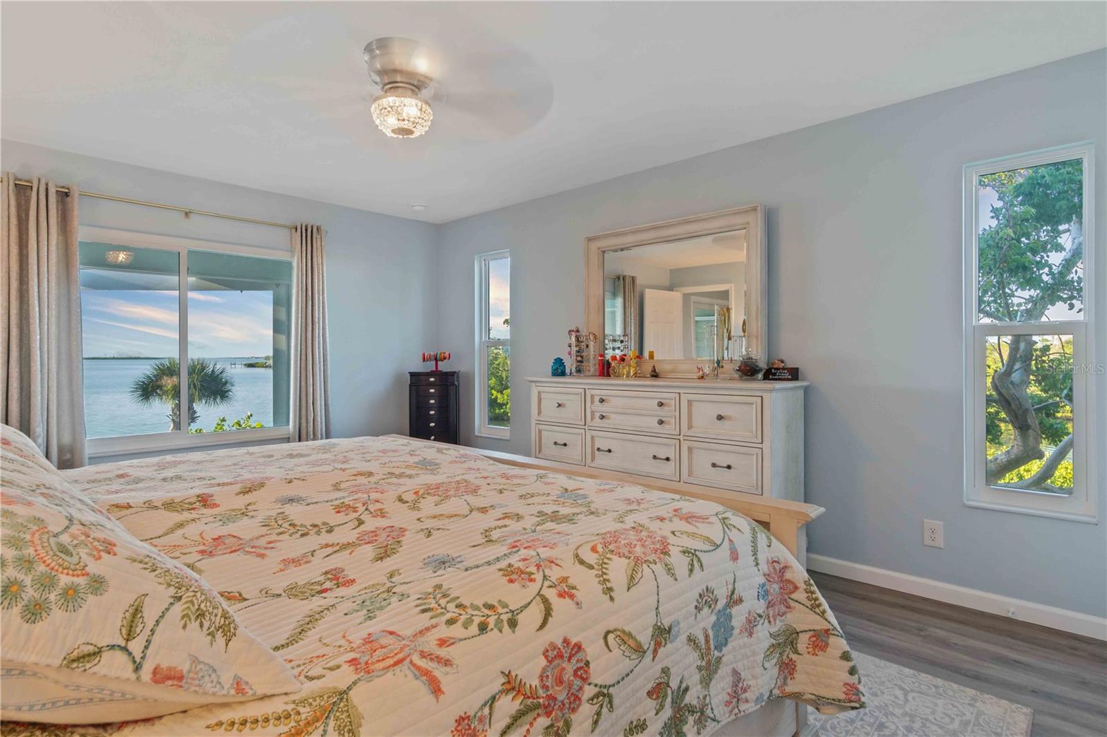 Image 48 of 100 For 10428 Marion Street