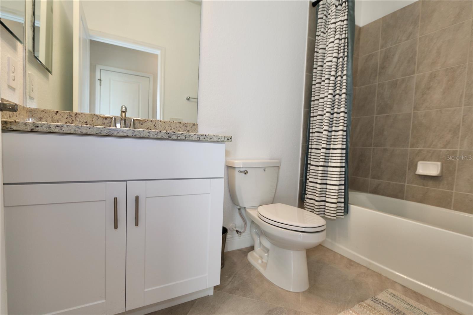 Image 13 of 21 For 17876 Woodland Court