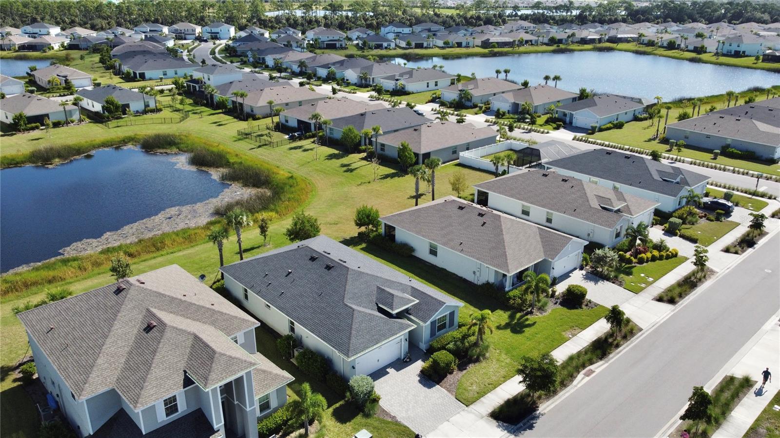 Image 14 of 21 For 17876 Woodland Court