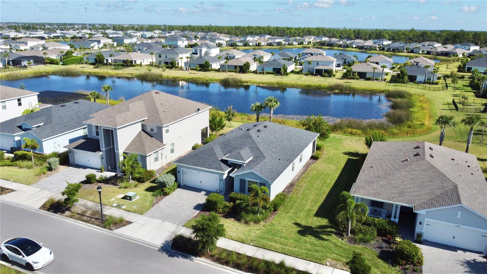 Image 16 of 21 For 17876 Woodland Court