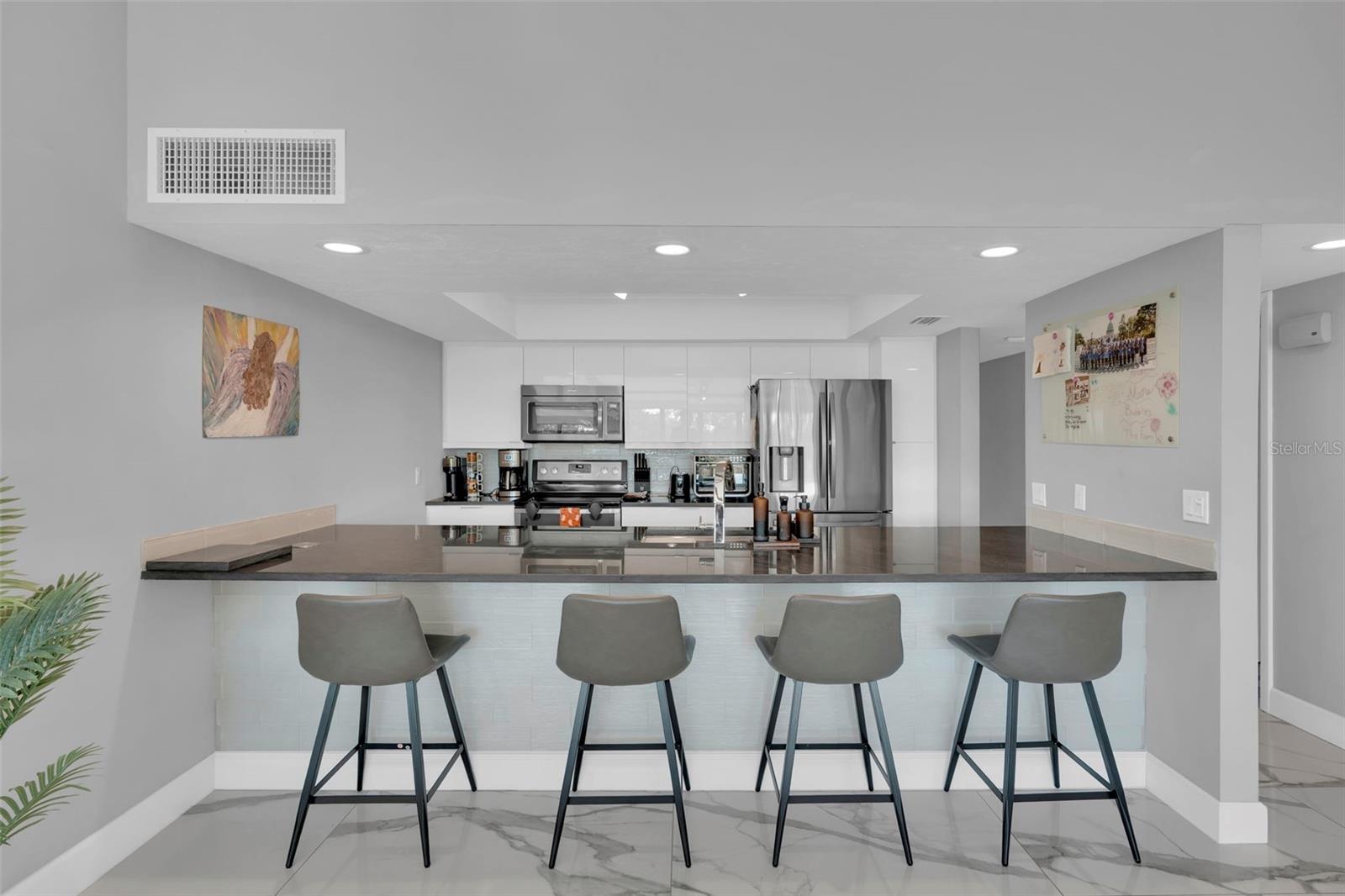 Image 11 of 34 For 6300 Cougar Run 302