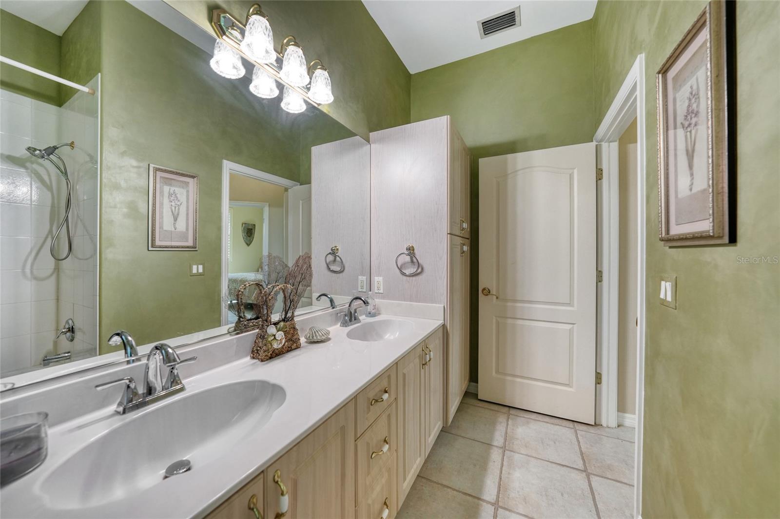 Image 23 of 32 For 26089 Templar Lane