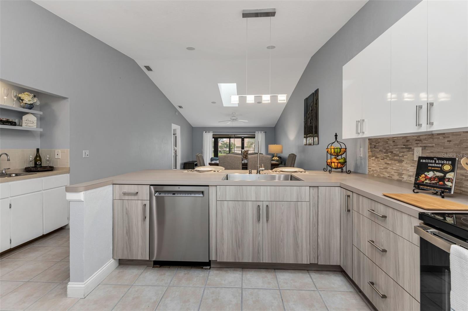 Image 10 of 42 For 3830 Bal Harbor Boulevard 9