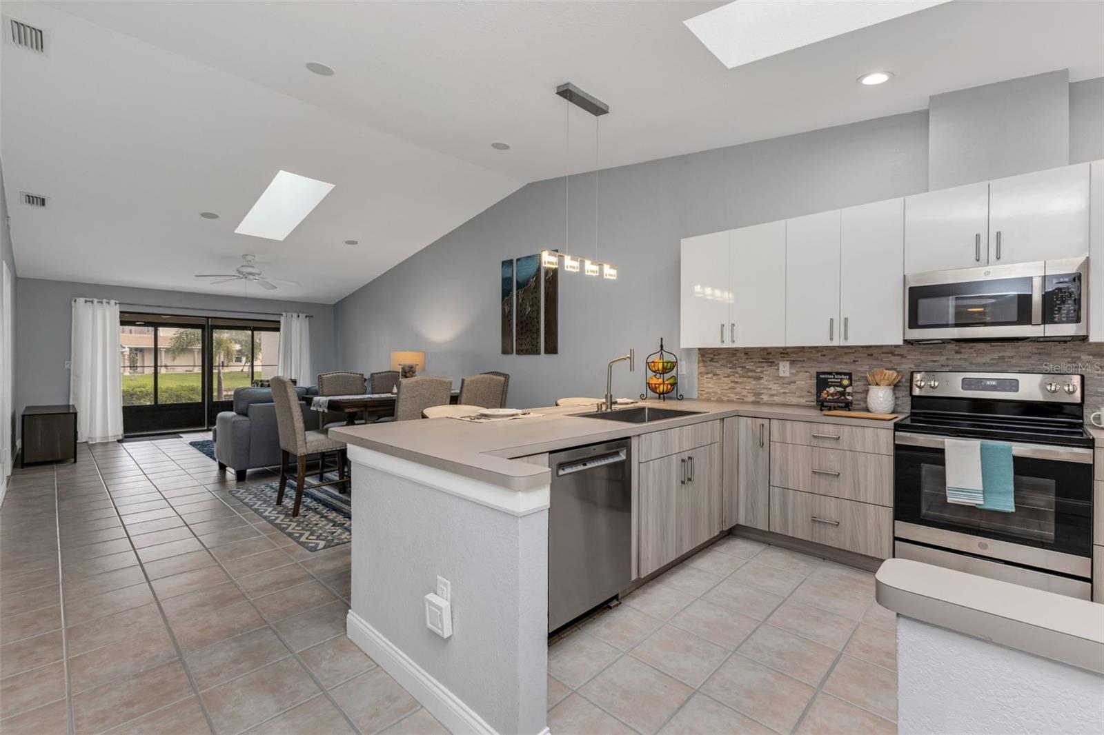 Image 6 of 42 For 3830 Bal Harbor Boulevard 9