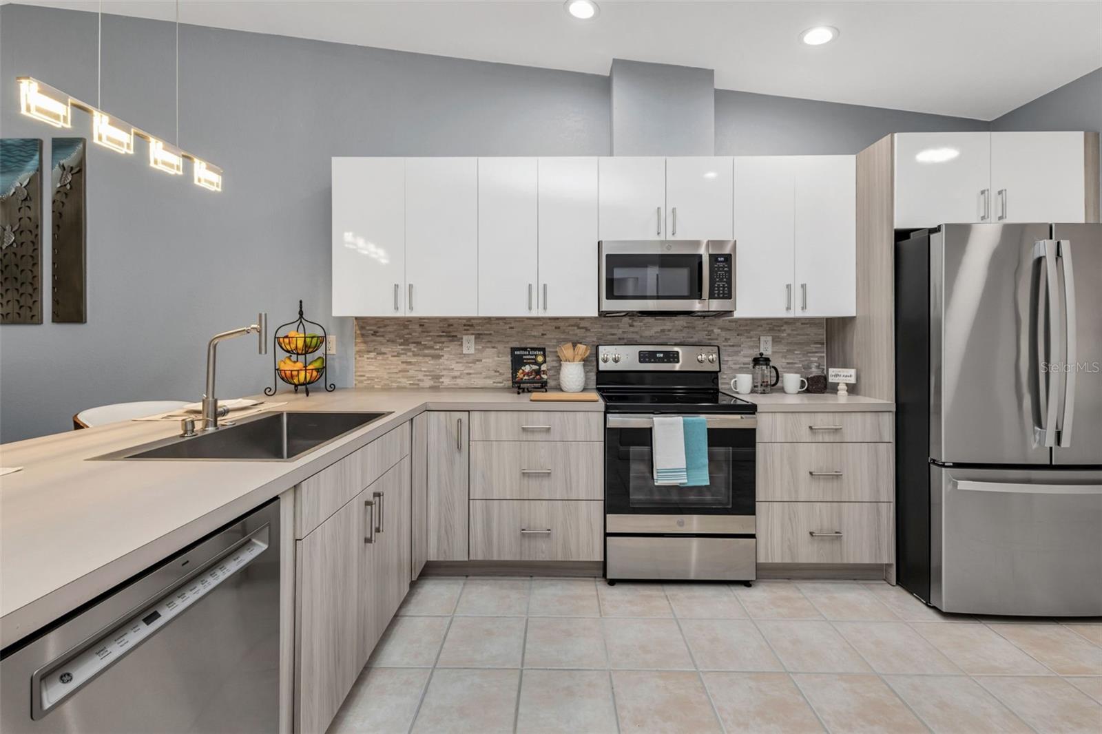 Image 7 of 42 For 3830 Bal Harbor Boulevard 9