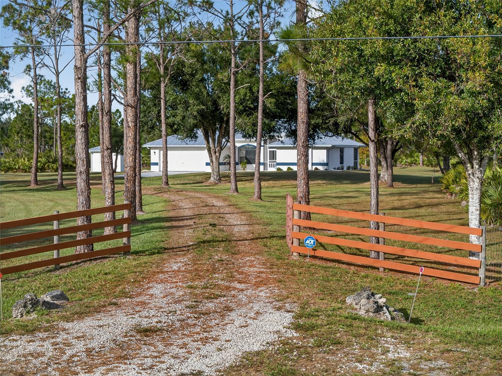 Image 35 of 39 For 17200 River Ranch Court