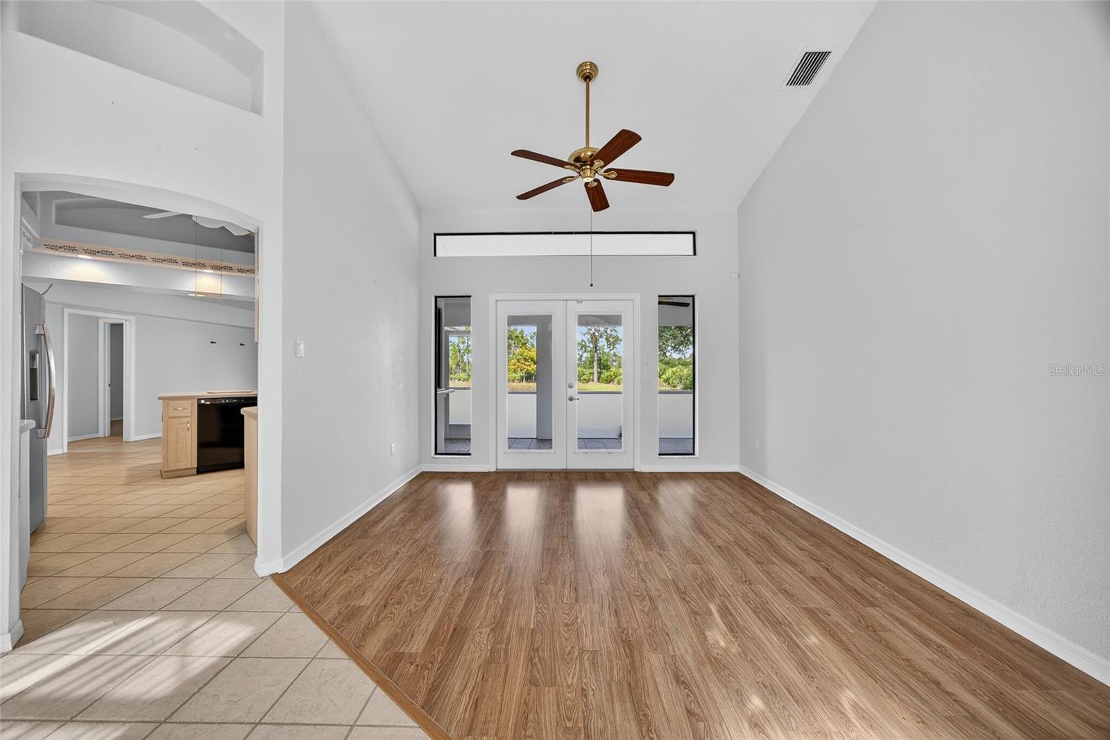 Image 4 of 39 For 17200 River Ranch Court