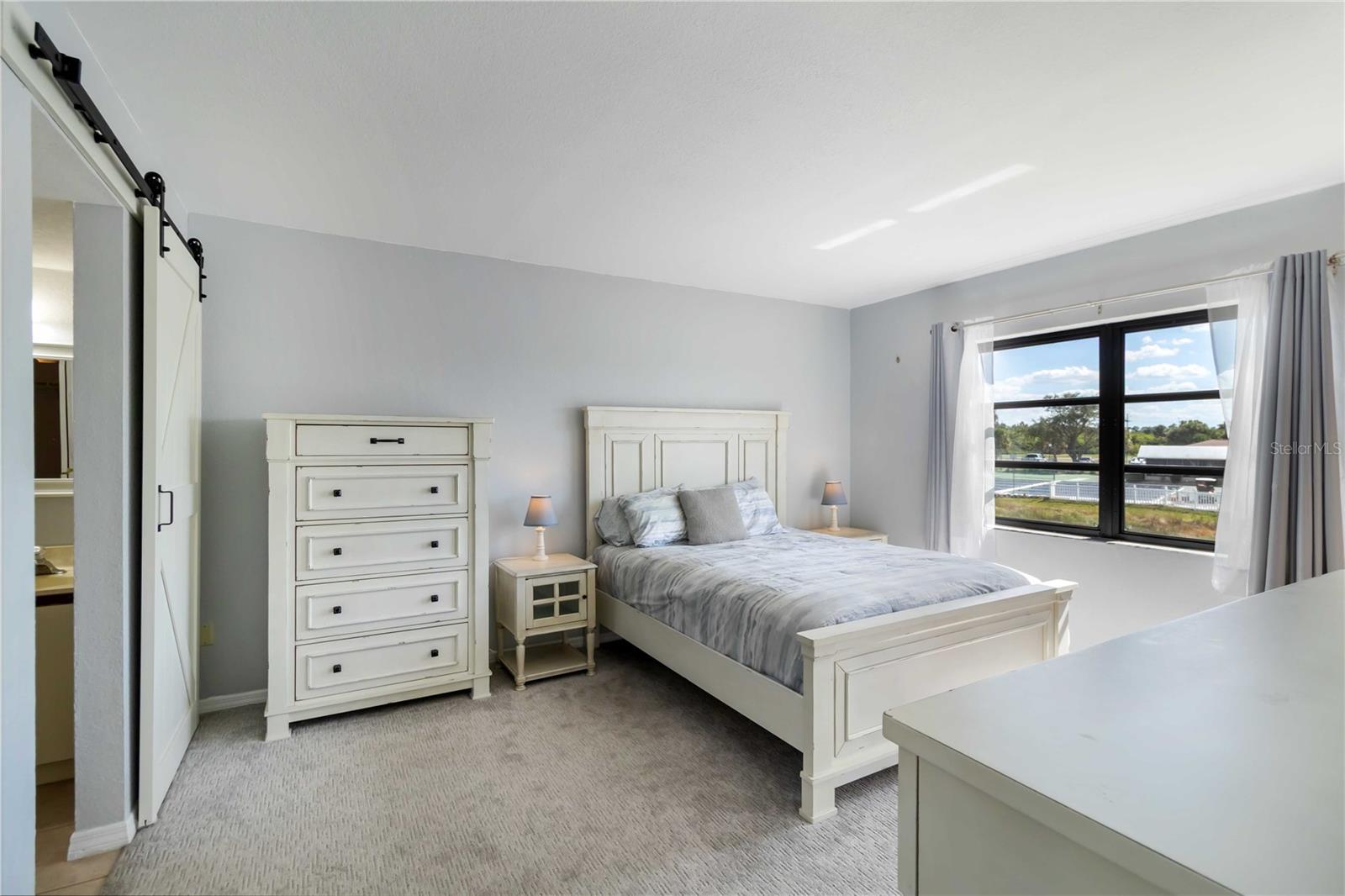 Image 15 of 34 For 175 Kings Highway 1022