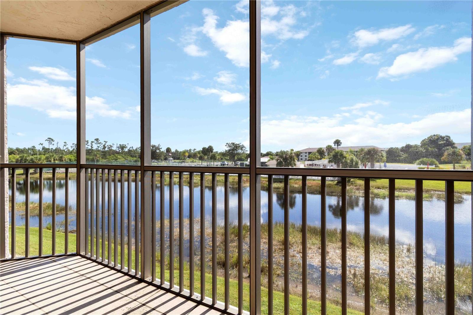 Image 27 of 34 For 175 Kings Highway 1022