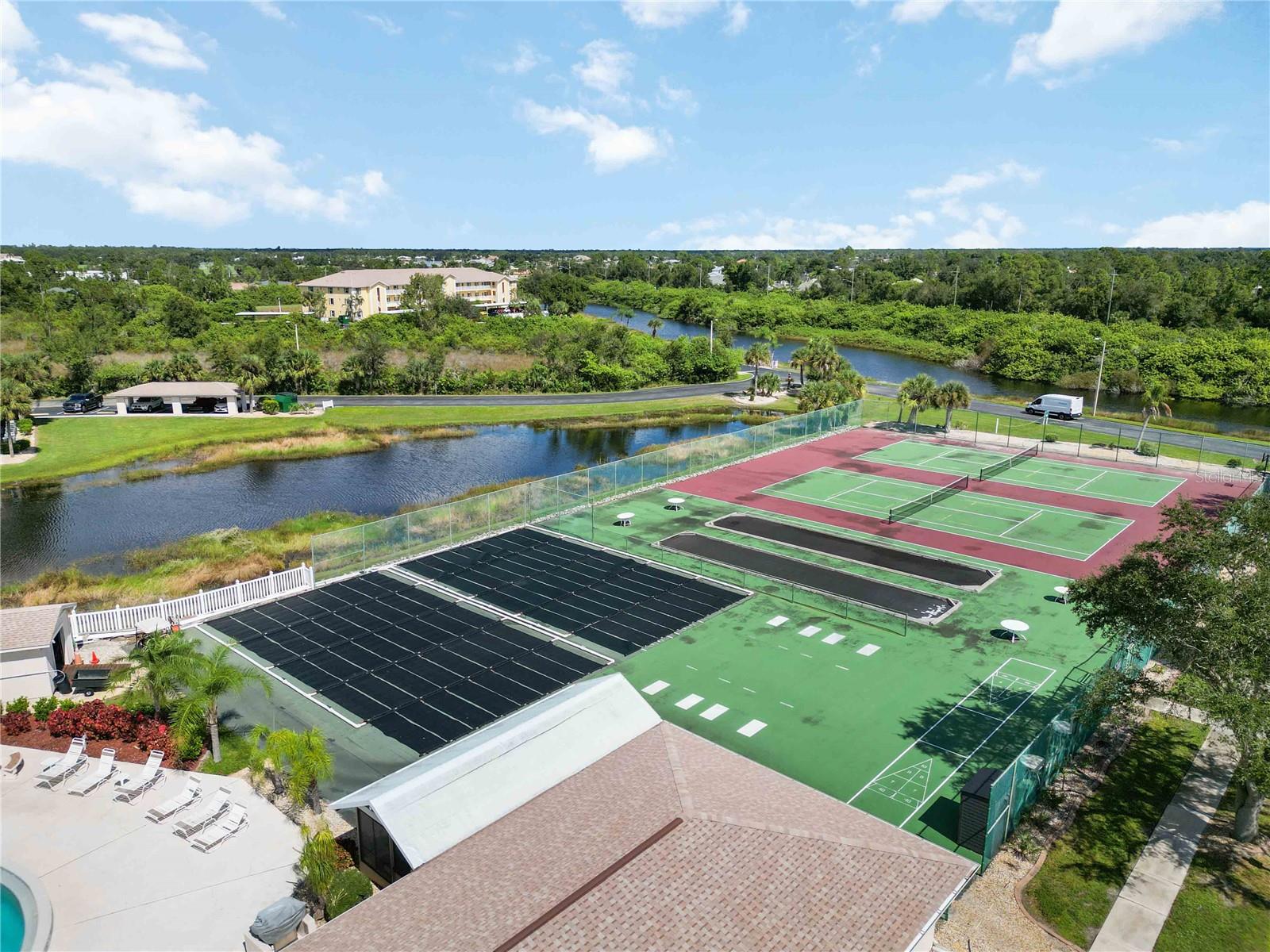 Image 31 of 34 For 175 Kings Highway 1022