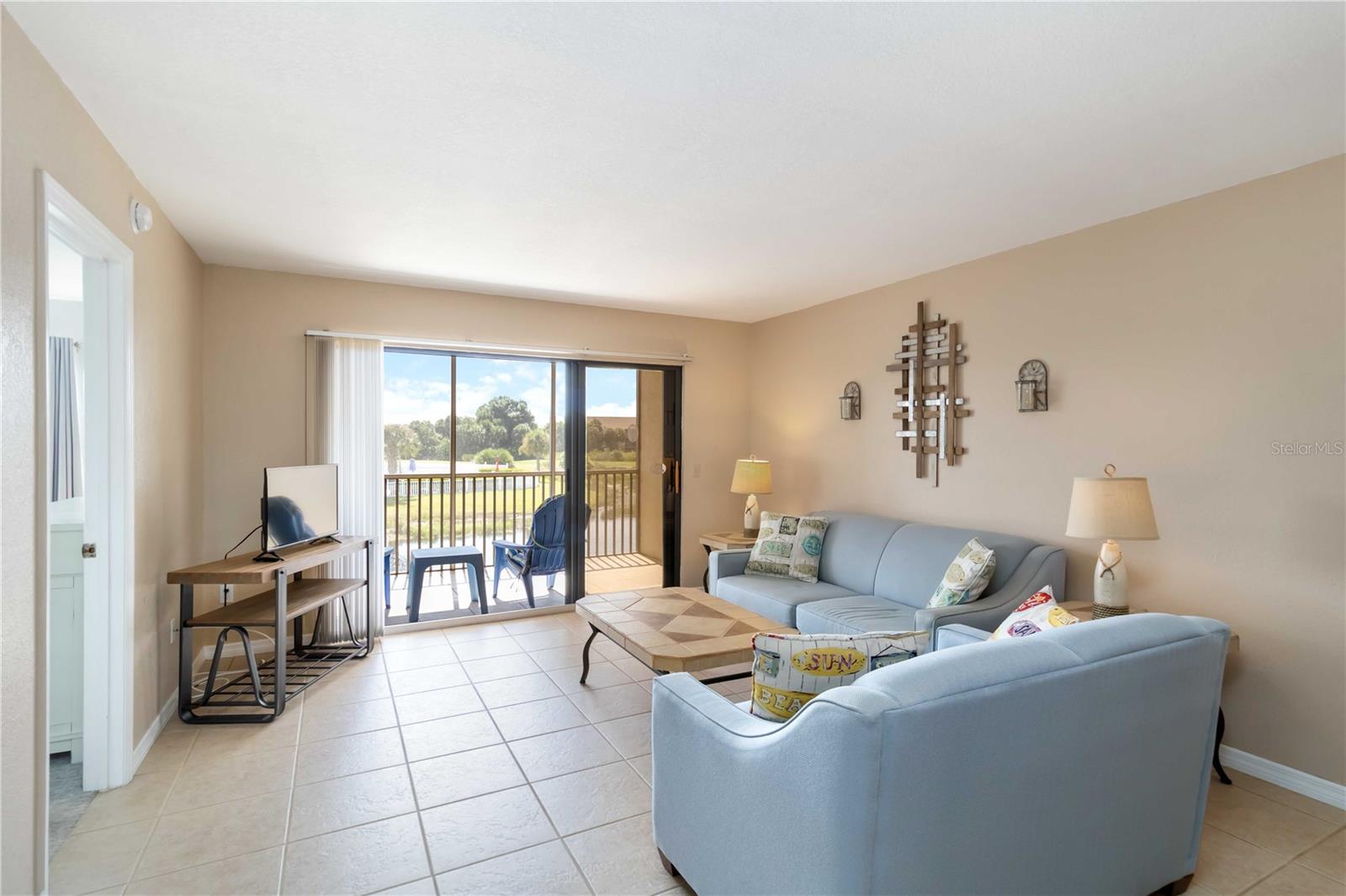 Image 6 of 34 For 175 Kings Highway 1022