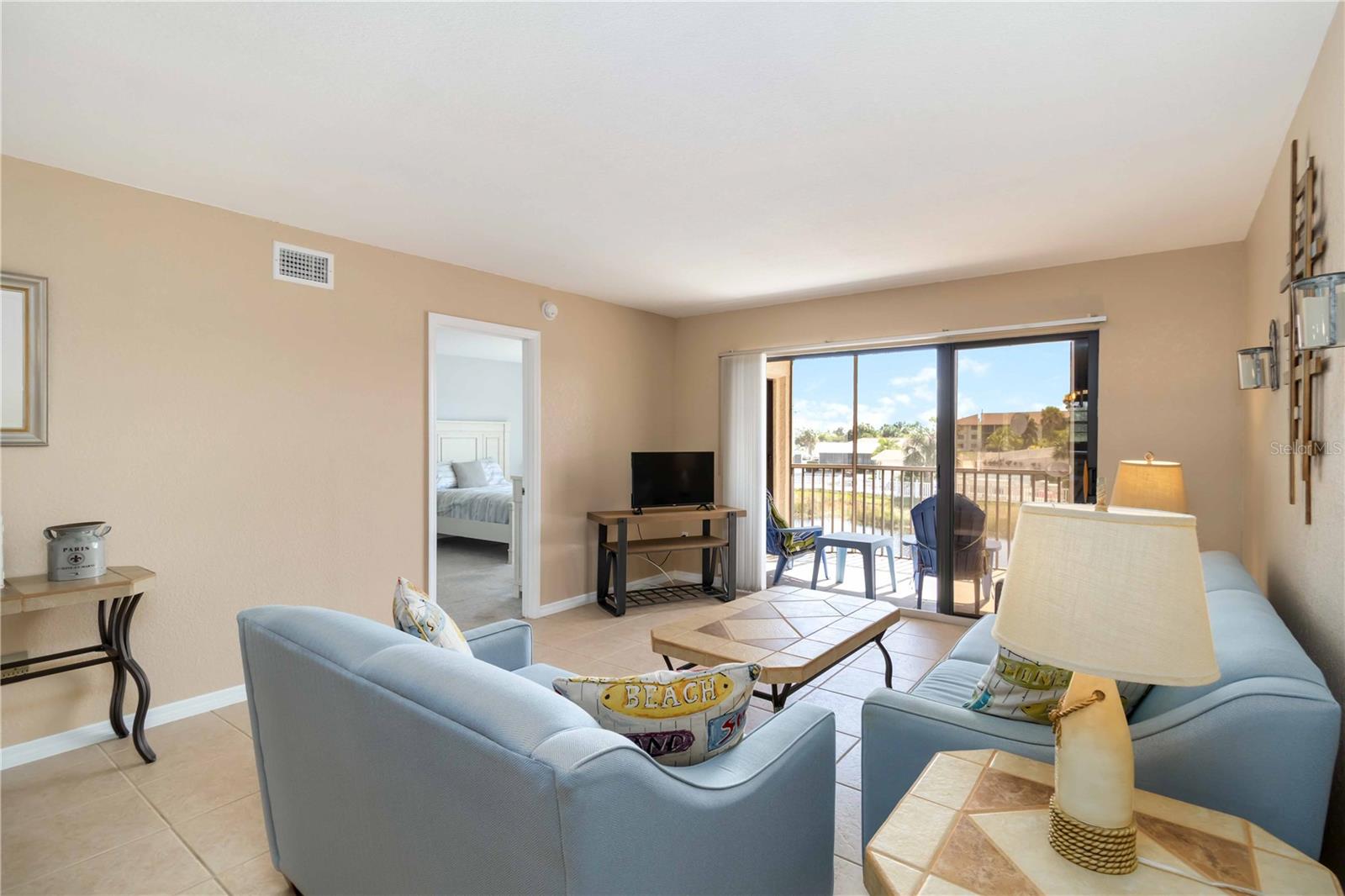 Image 7 of 34 For 175 Kings Highway 1022