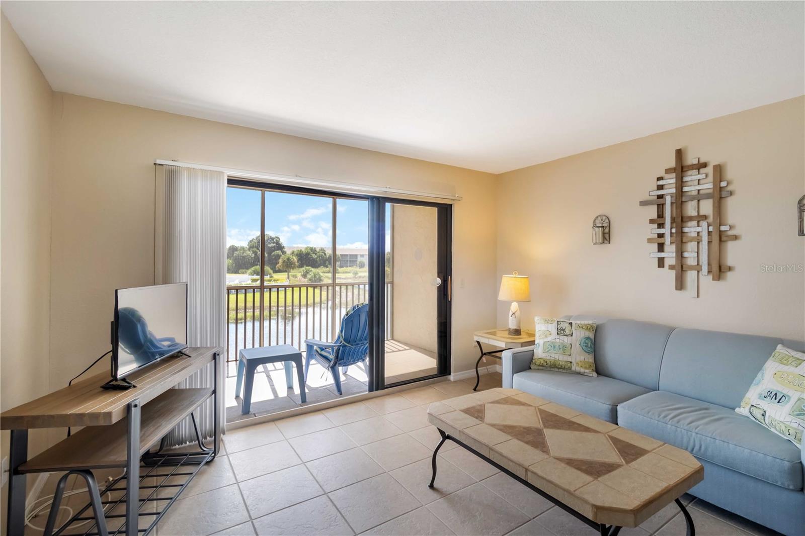 Image 8 of 34 For 175 Kings Highway 1022