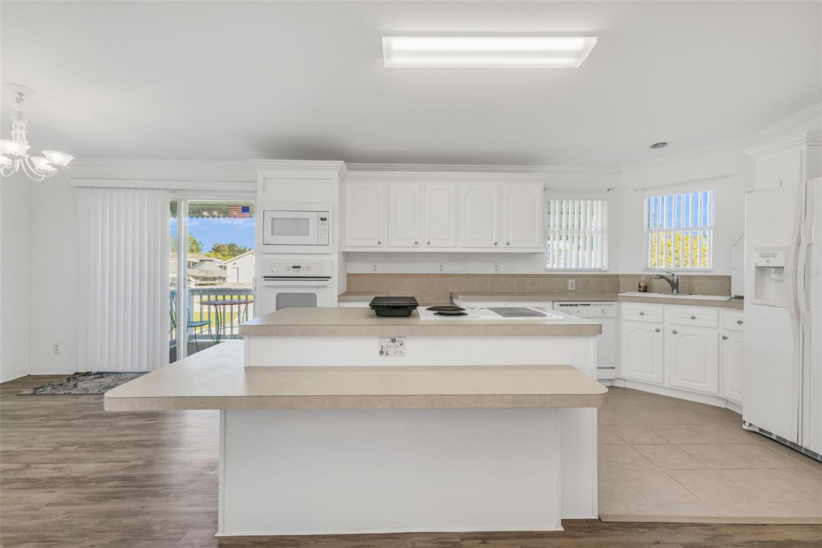 Image 13 of 54 For 27980 Roanoke Circle