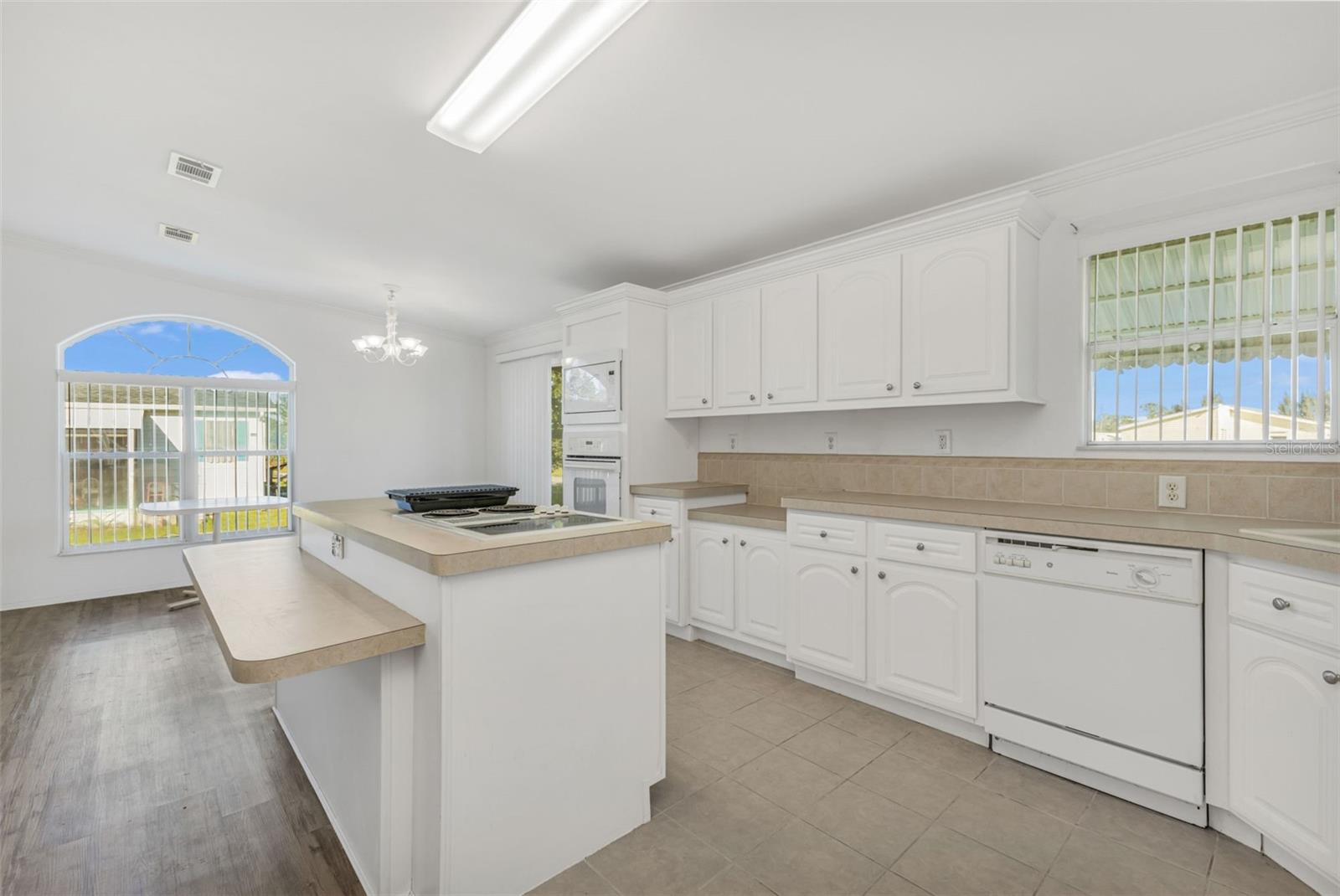 Image 14 of 54 For 27980 Roanoke Circle