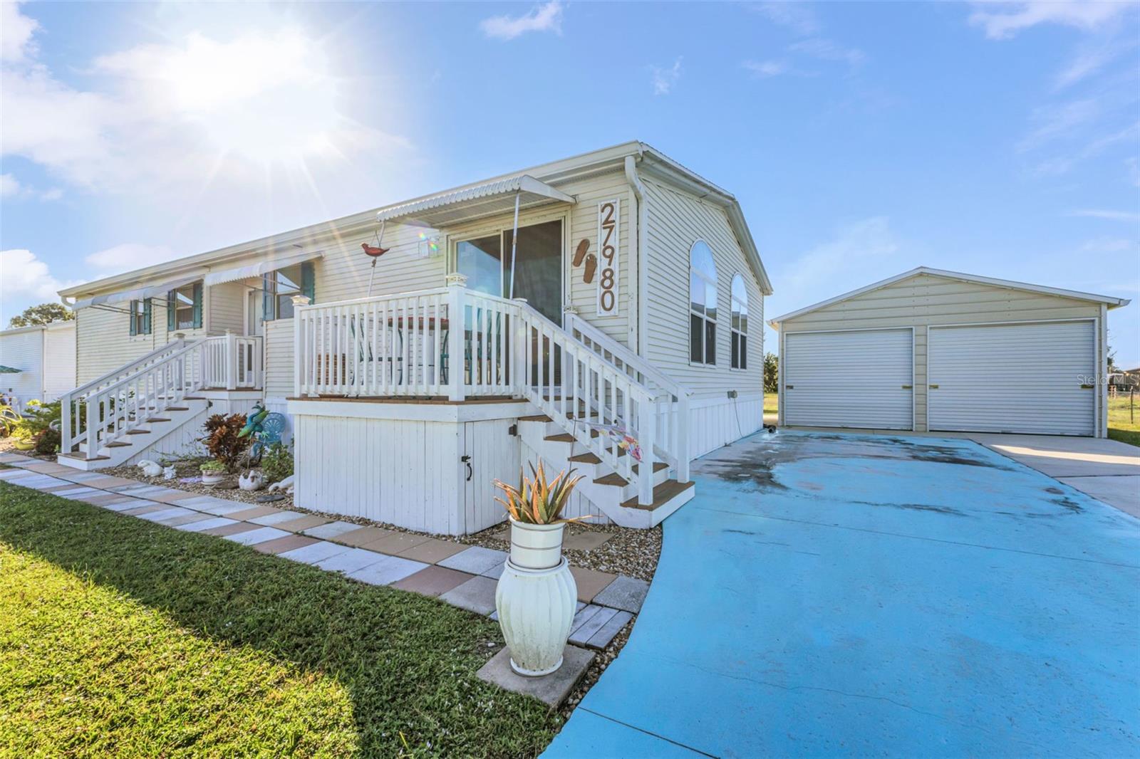 Image 35 of 54 For 27980 Roanoke Circle