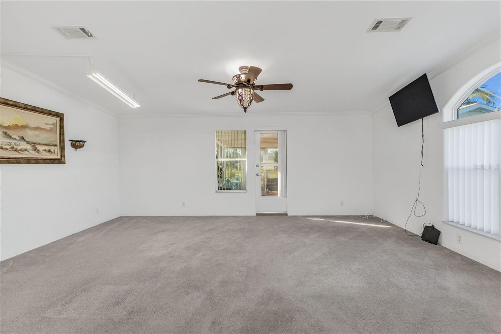 Image 4 of 54 For 27980 Roanoke Circle