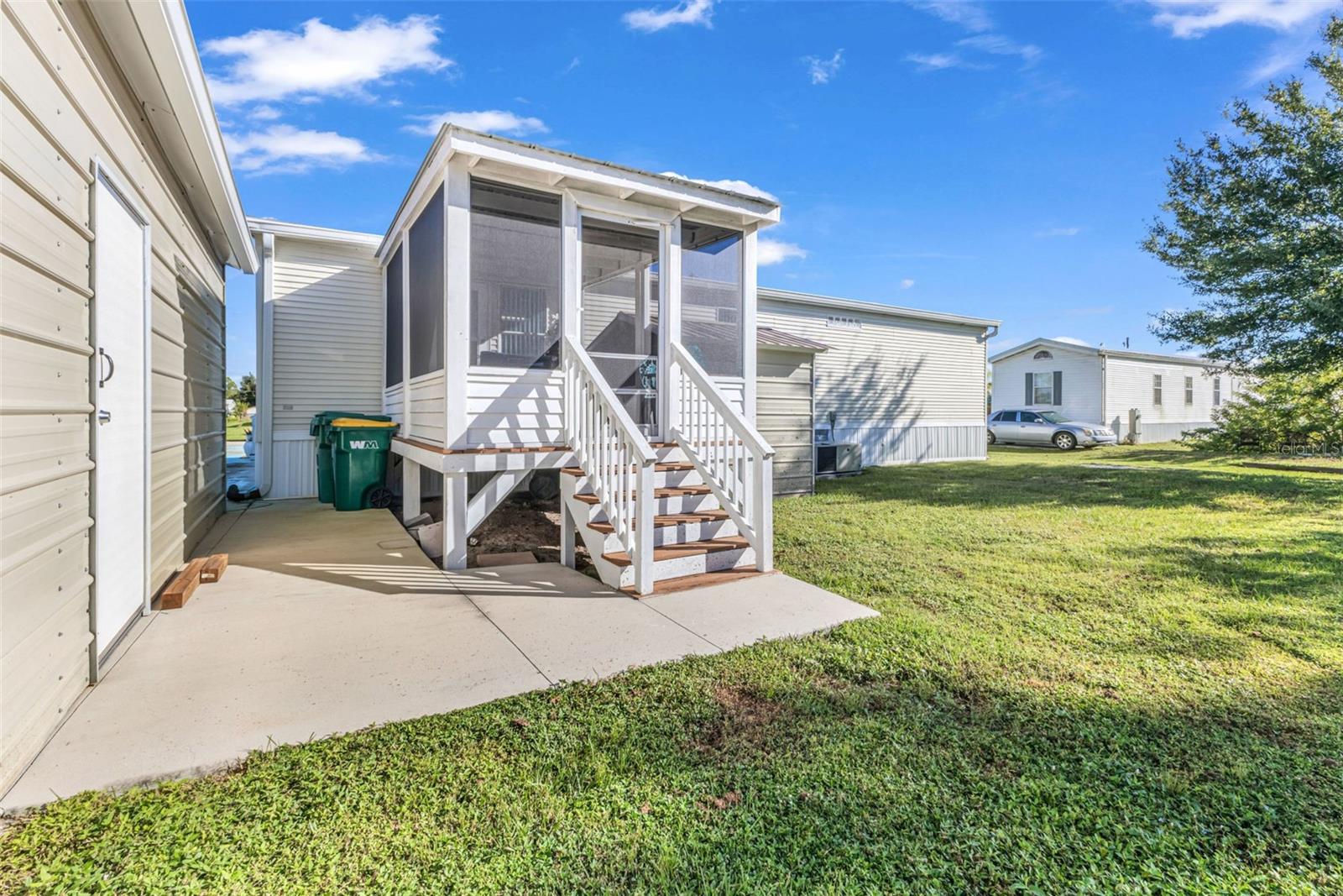 Image 40 of 54 For 27980 Roanoke Circle