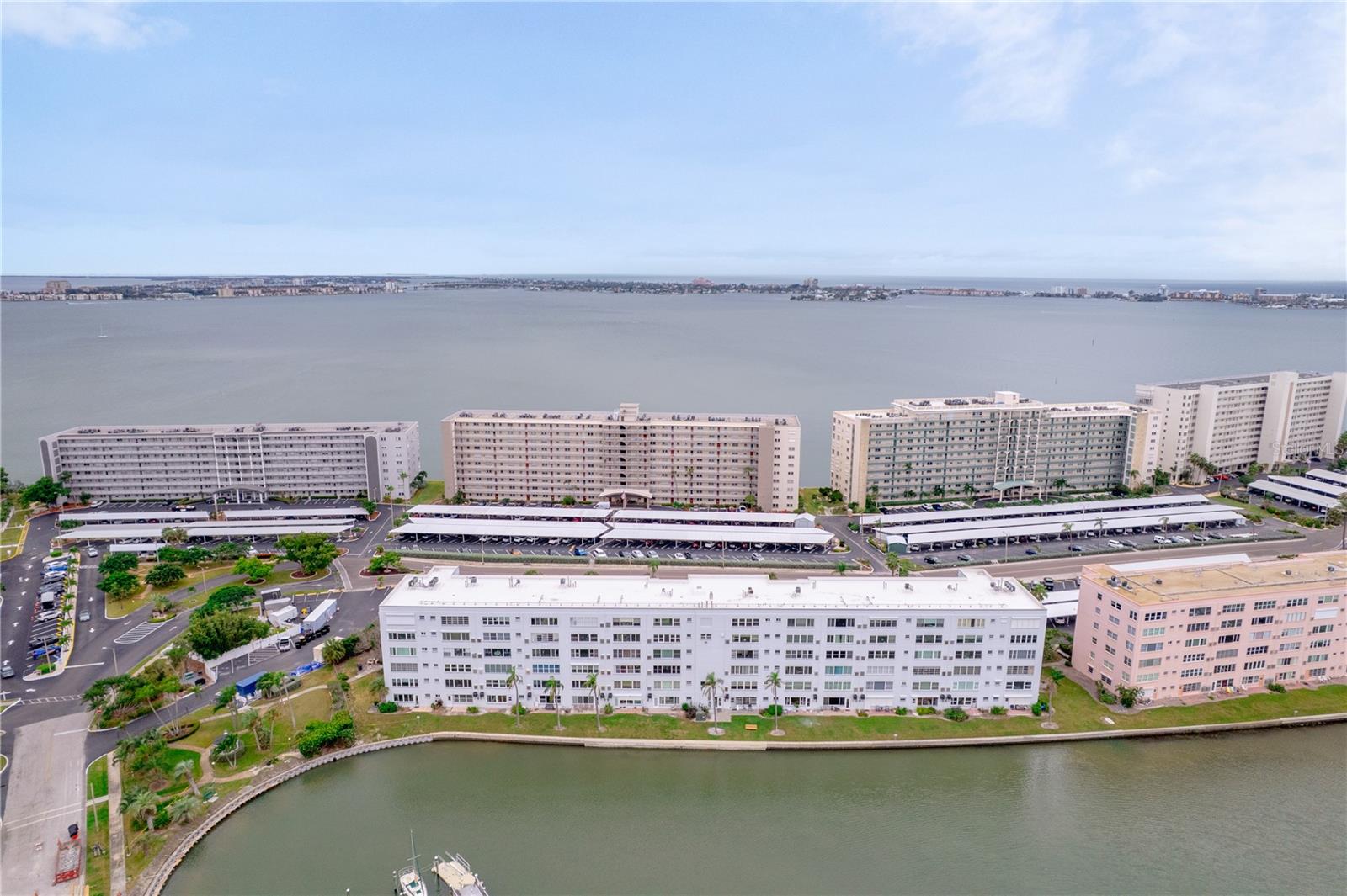 Image 27 of 30 For 5925 Shore Boulevard S 606