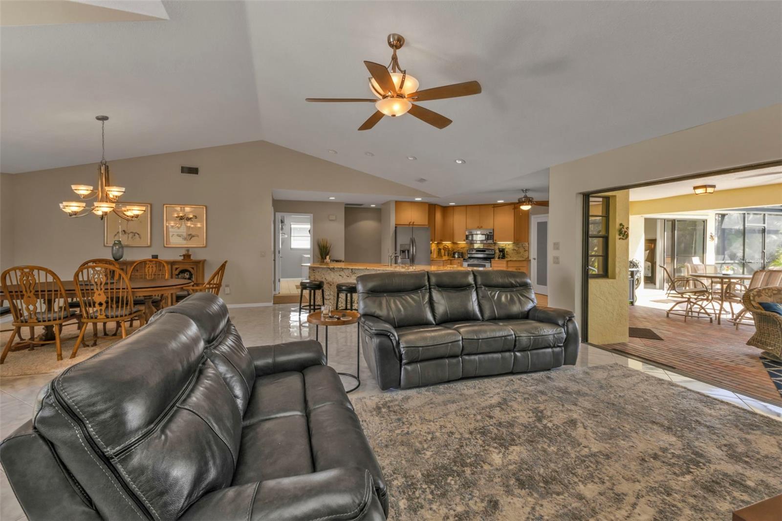 Image 9 of 77 For 4315 Cape Haze Drive