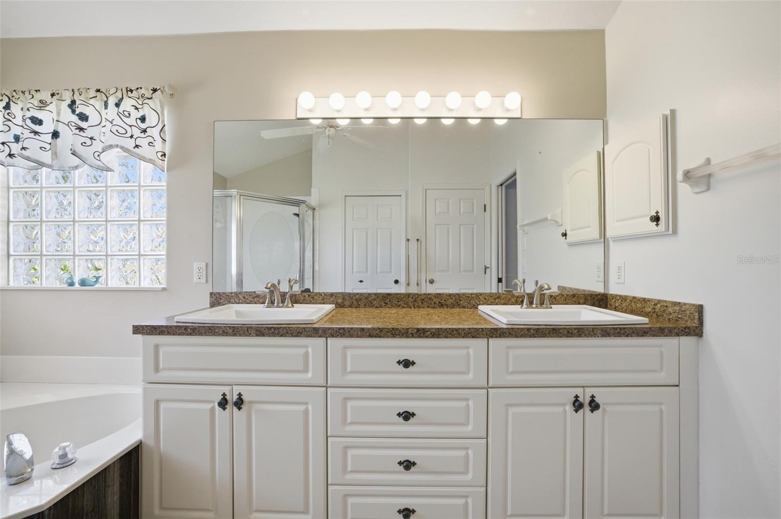 Image 14 of 60 For 4026 Big Pass Lane