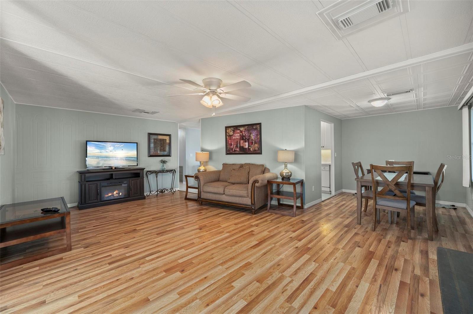 Image 11 of 56 For 1000 Kings Highway 480