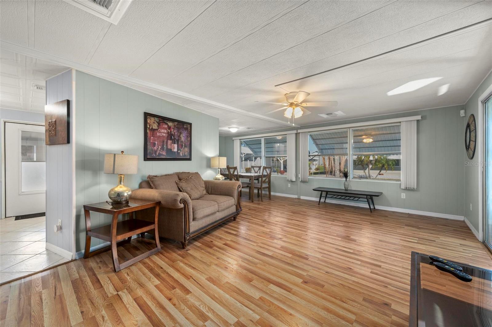 Image 13 of 56 For 1000 Kings Highway 480