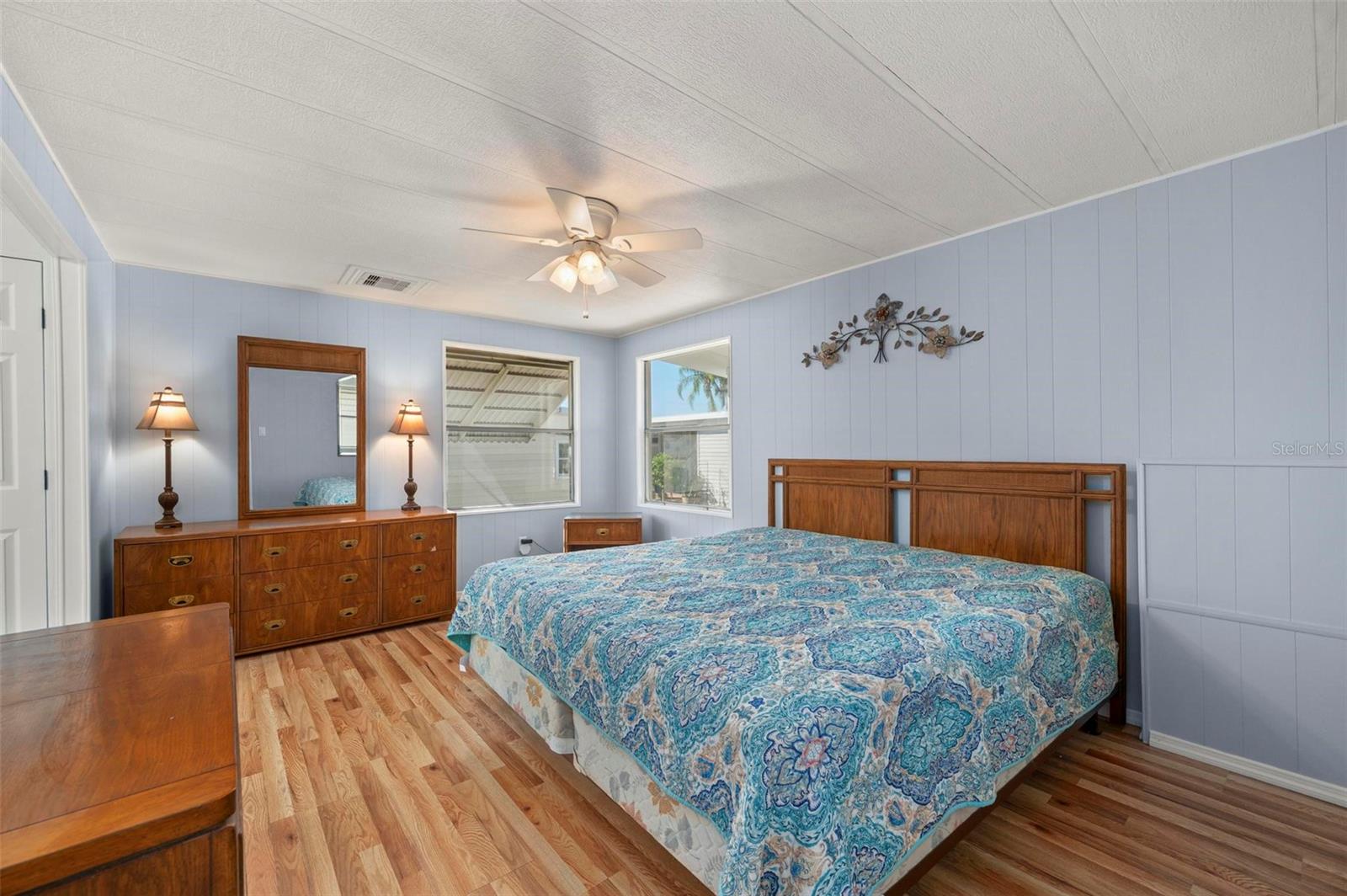 Image 17 of 56 For 1000 Kings Highway 480