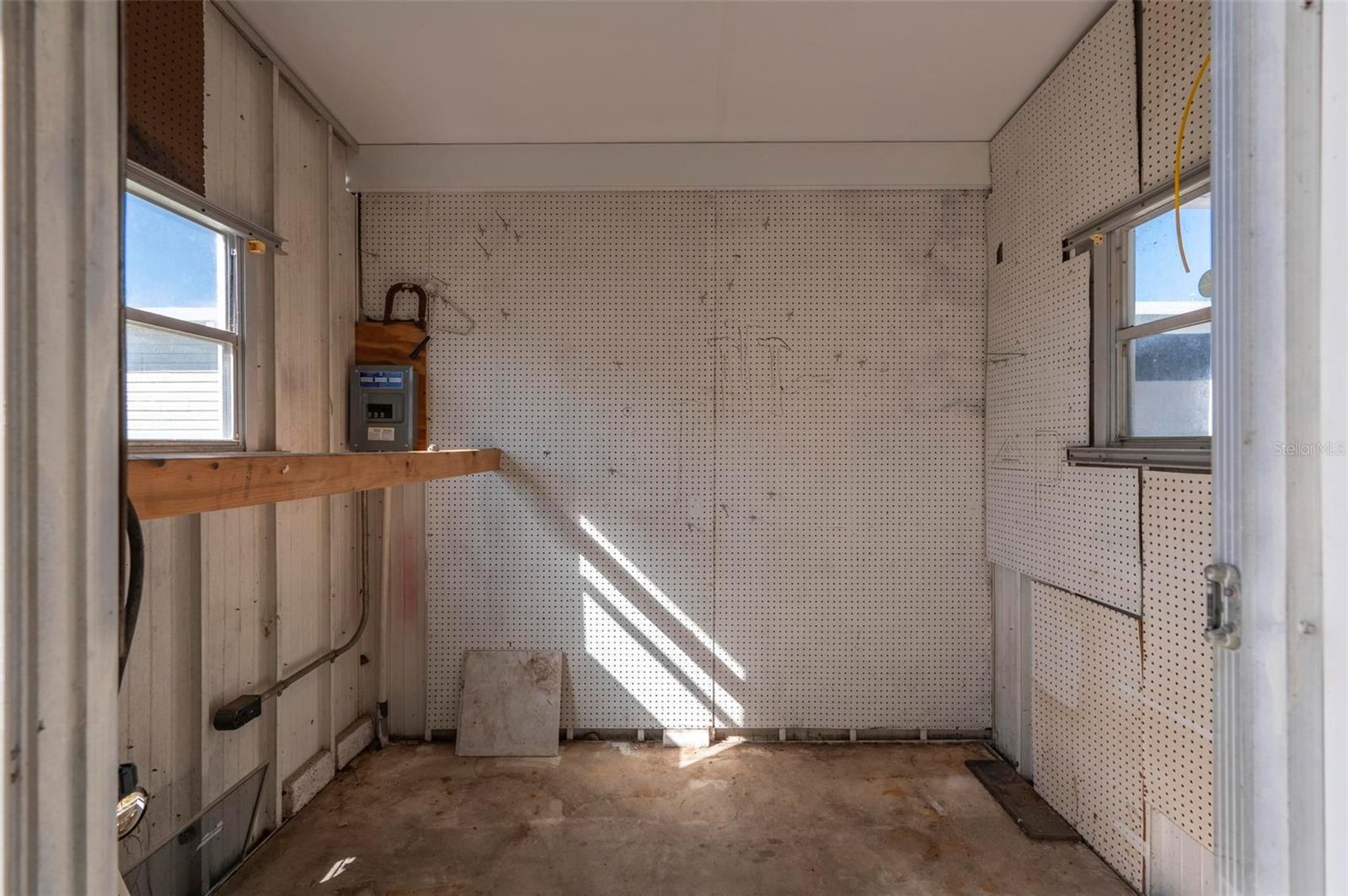 Image 28 of 56 For 1000 Kings Highway 480