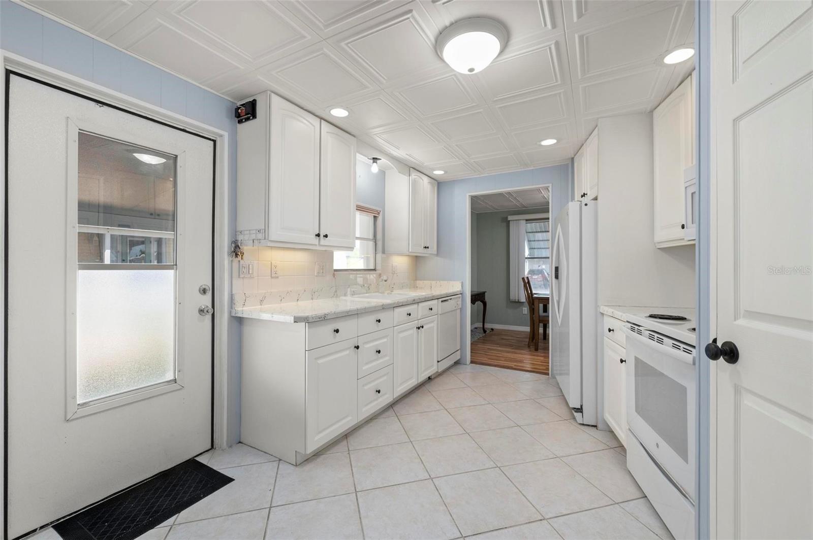 Image 5 of 56 For 1000 Kings Highway 480