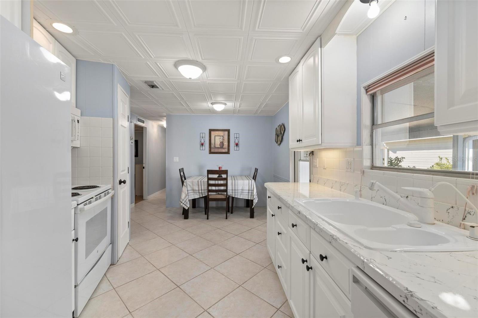 Image 7 of 56 For 1000 Kings Highway 480