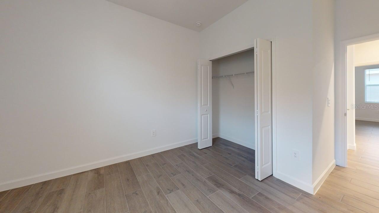 Image 10 of 37 For 7949 Lakes Edge Lane