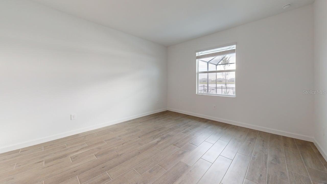 Image 15 of 37 For 7949 Lakes Edge Lane