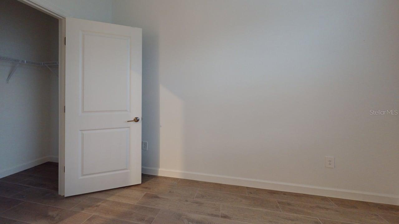 Image 16 of 37 For 7949 Lakes Edge Lane