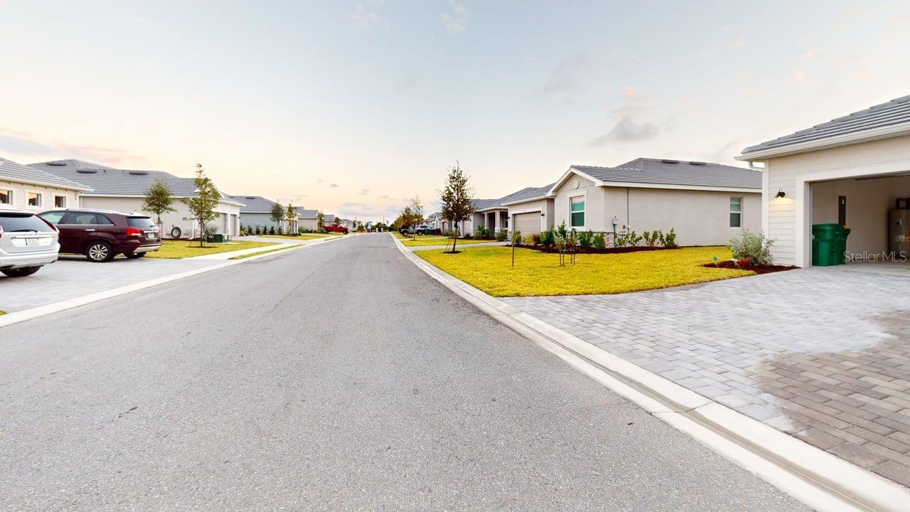 Image 18 of 37 For 7949 Lakes Edge Lane