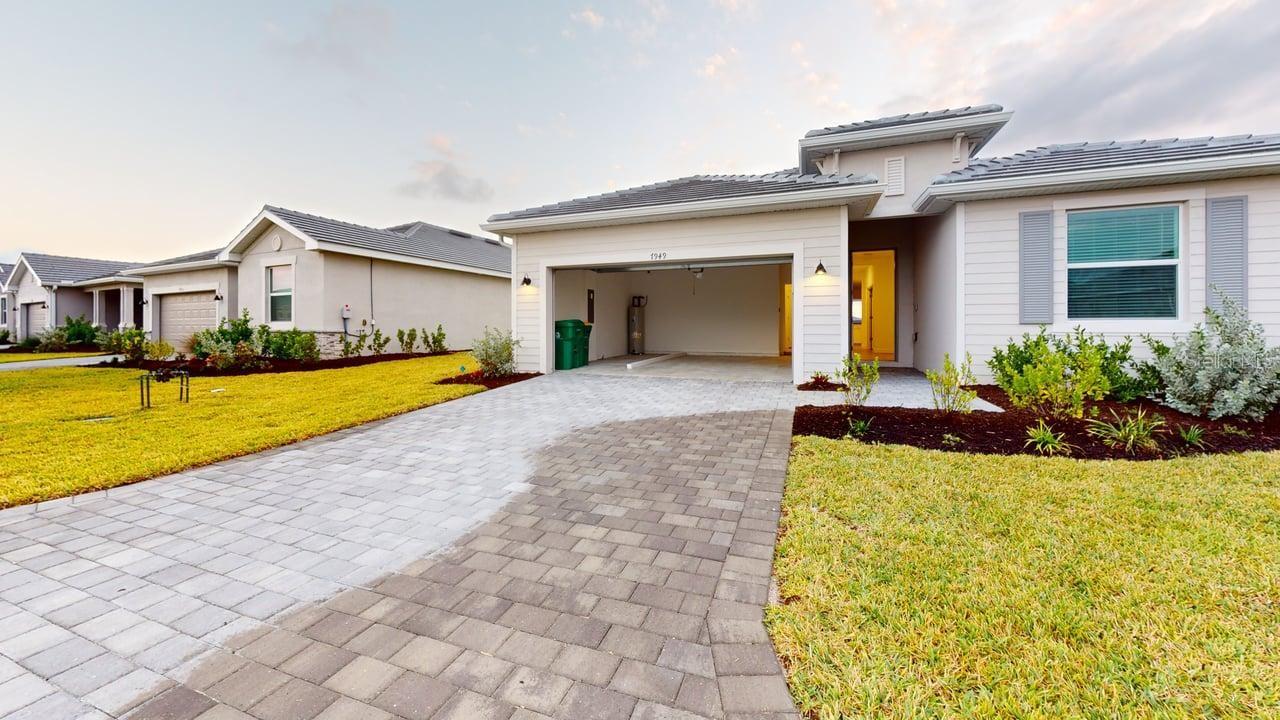 Image 19 of 37 For 7949 Lakes Edge Lane