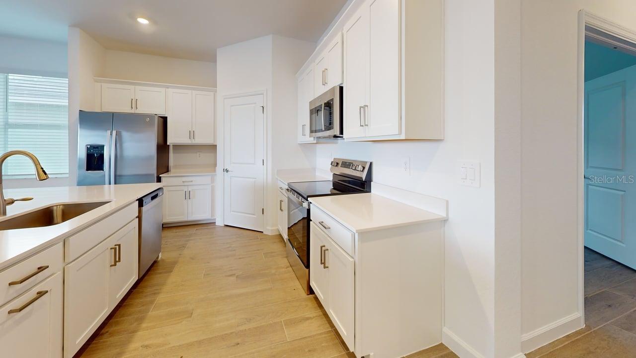 Image 24 of 37 For 7949 Lakes Edge Lane