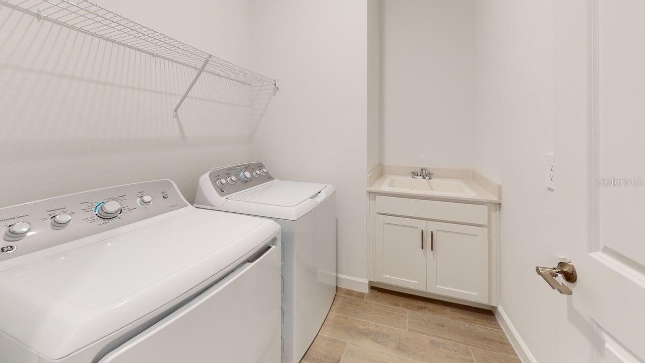 Image 25 of 37 For 7949 Lakes Edge Lane