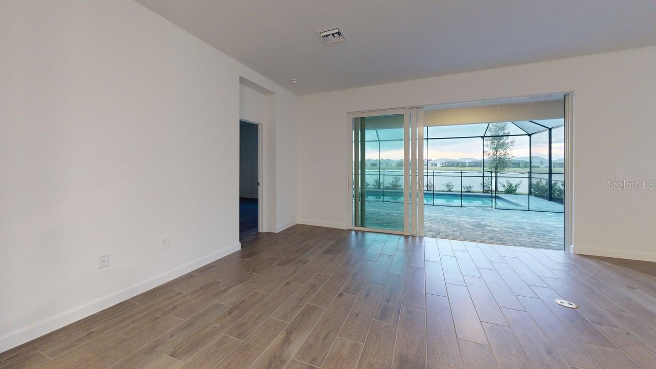 Image 27 of 37 For 7949 Lakes Edge Lane