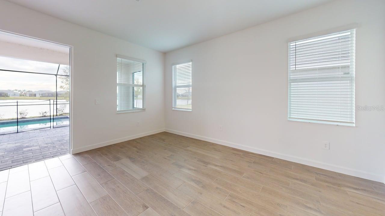 Image 28 of 37 For 7949 Lakes Edge Lane