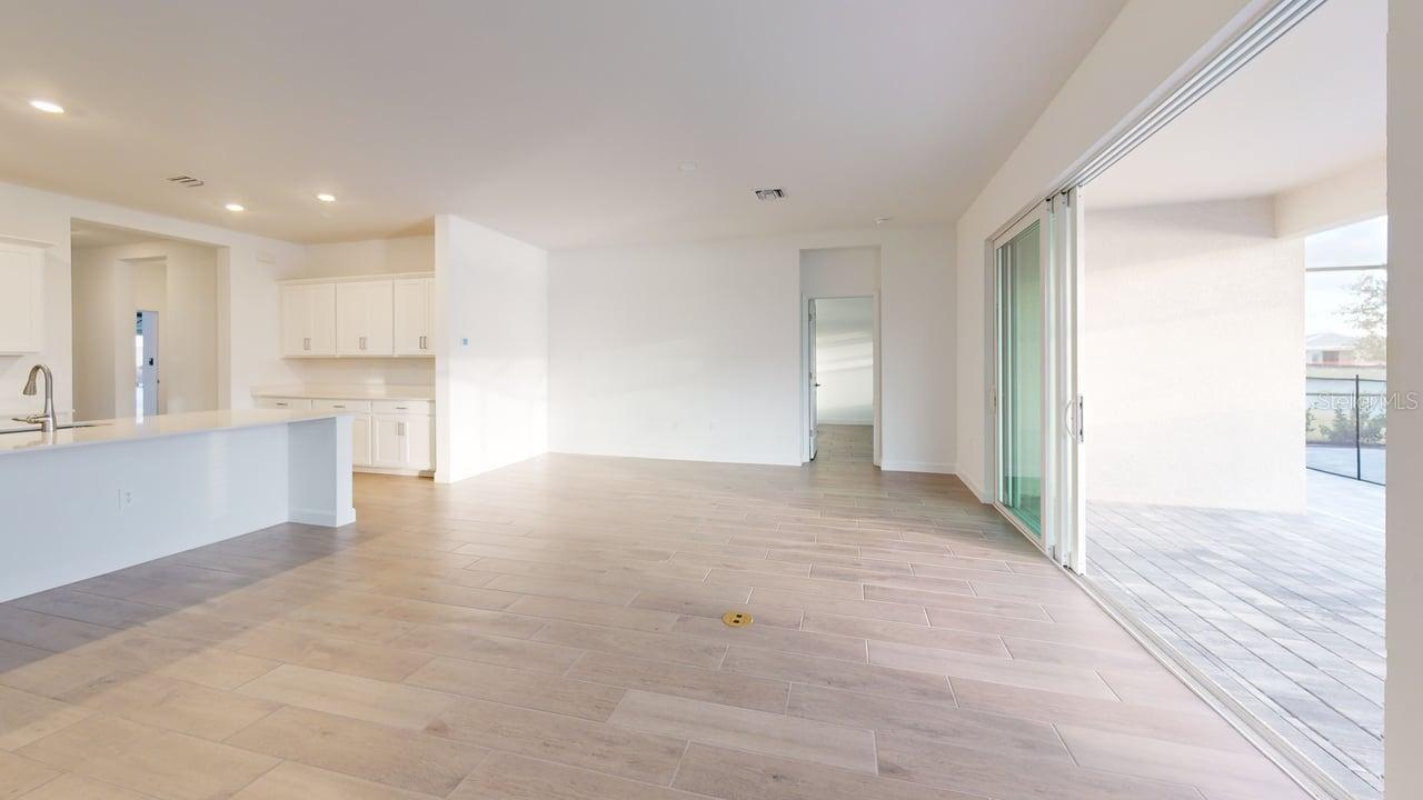 Image 29 of 37 For 7949 Lakes Edge Lane