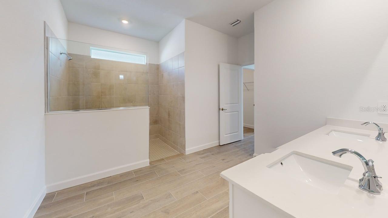 Image 5 of 37 For 7949 Lakes Edge Lane